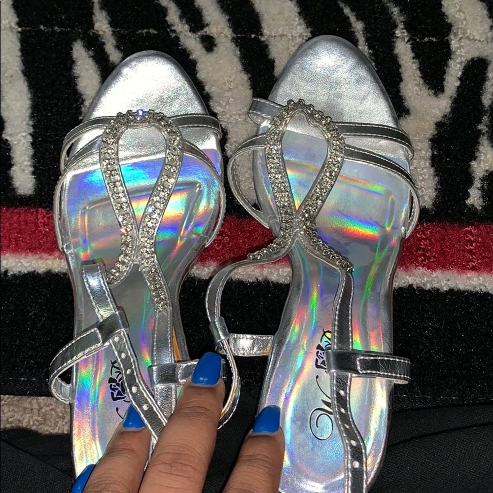 Holographic heels